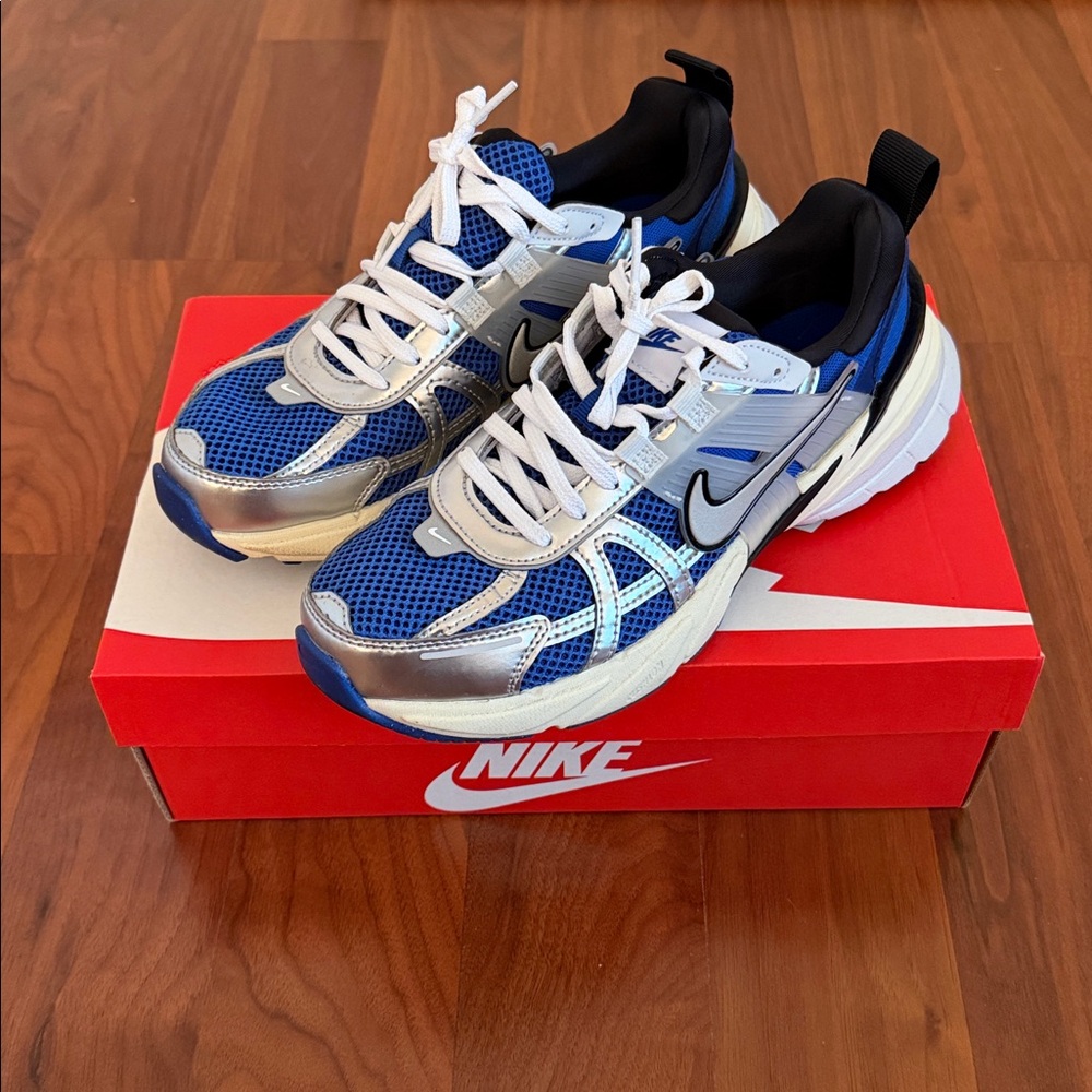Unisex Nike V2K RUN Sneakers. Size US W8/M6.5 - Picture 4 of 12